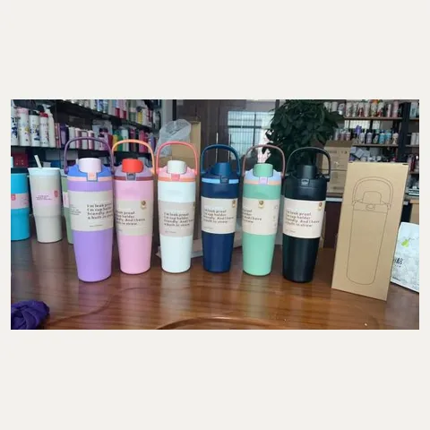Botella con Manija y Sorbete 900ml